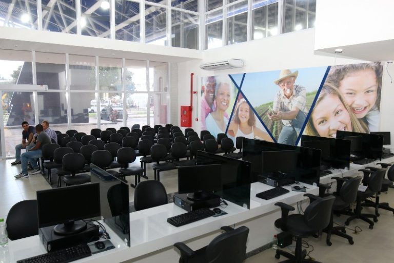 Optimized by JPEGmini 3.13.3